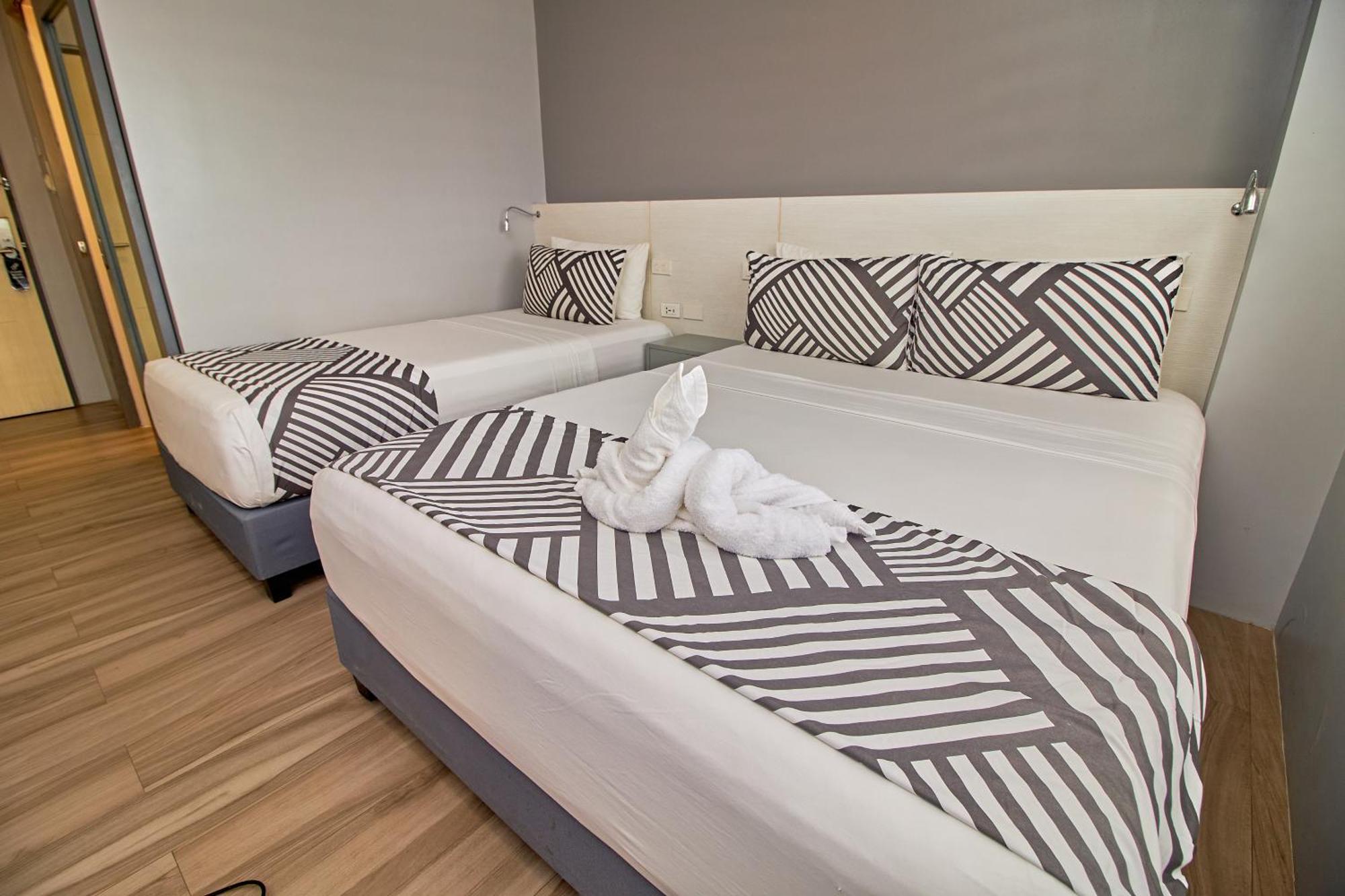 Cebu Hotel Plus Экстерьер фото