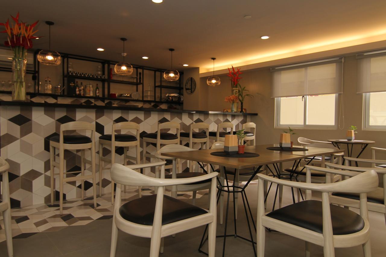 Cebu Hotel Plus Экстерьер фото