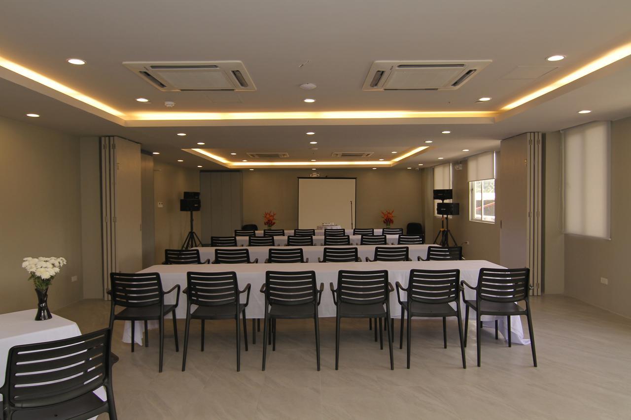 Cebu Hotel Plus Экстерьер фото