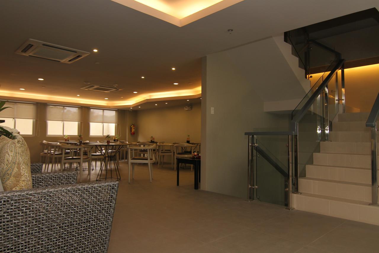 Cebu Hotel Plus Экстерьер фото
