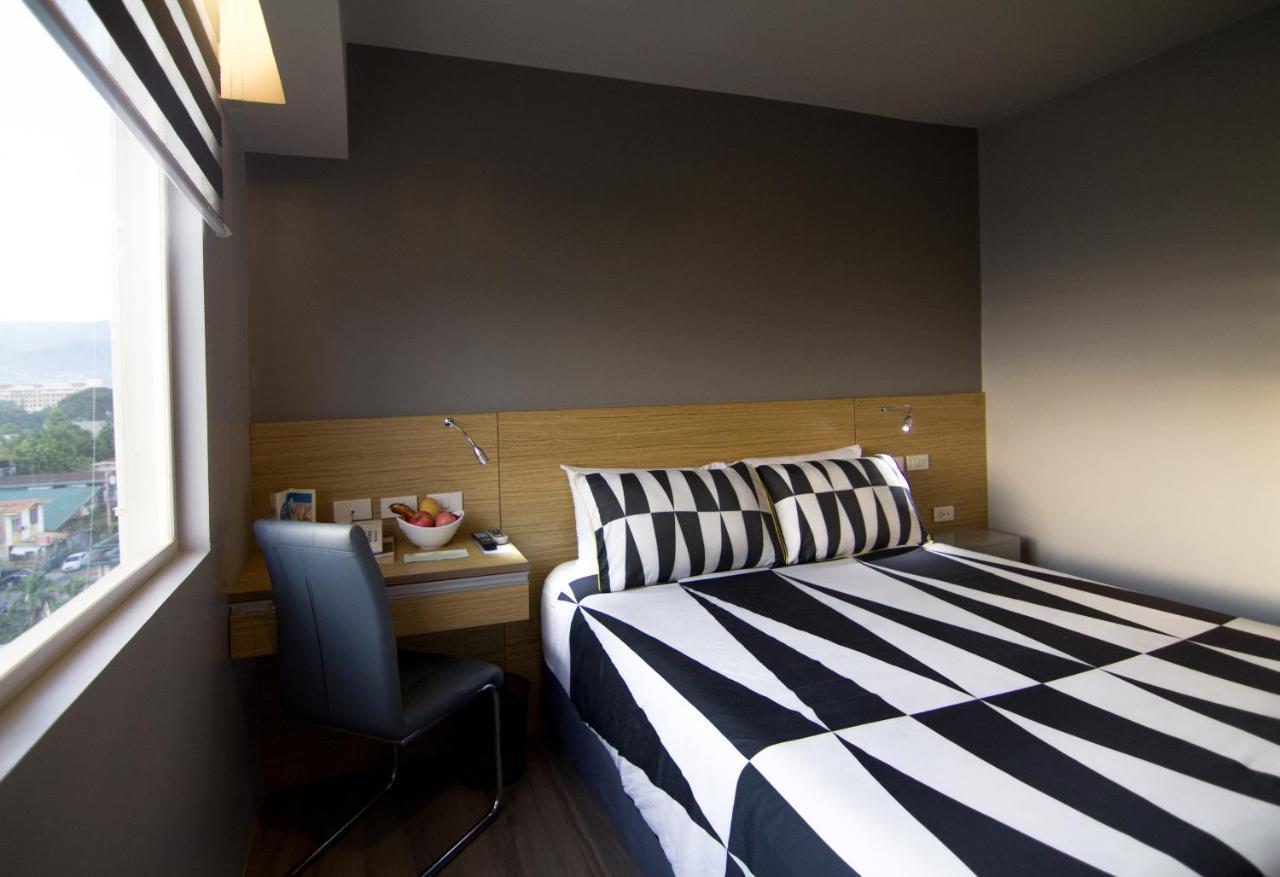 Cebu Hotel Plus Экстерьер фото